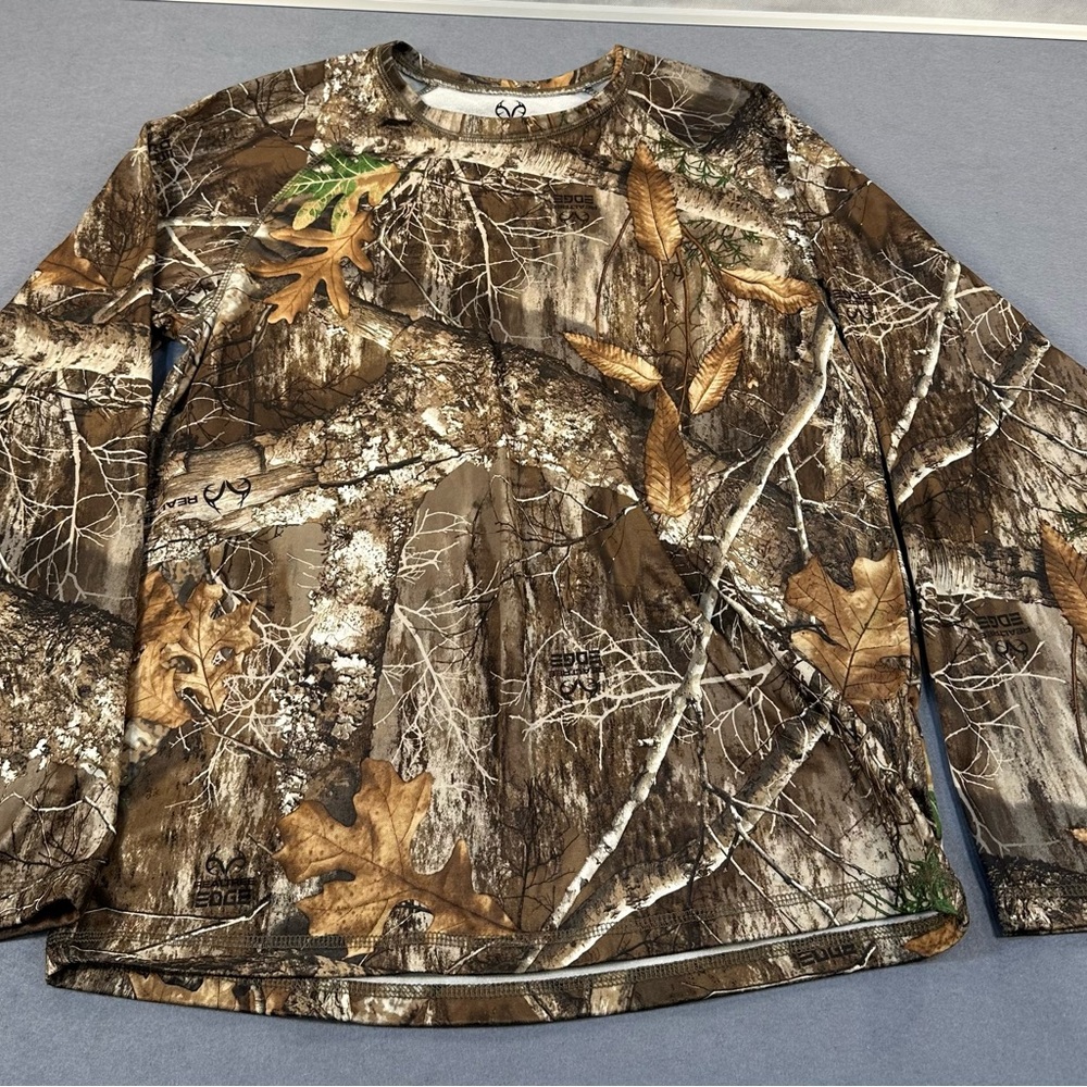 Realtree Men's Long Sleeve Camo Tee in the Realtree Edge pattern size M (38-40)
